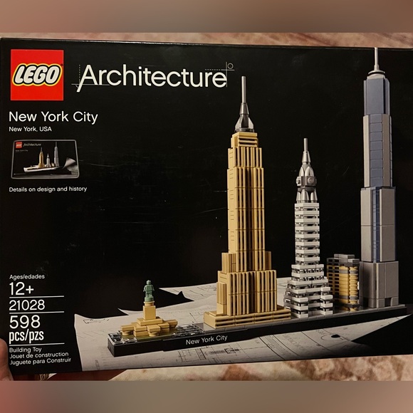 NWT LEGO NEW YORK CUTY SKYLINE LEGO SET! Perfect,never opened taped box! Fun toy - Picture 3 of 4